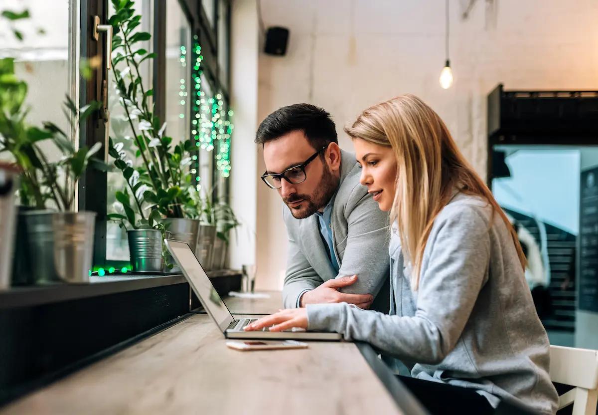 Suivi personnalisé d'un environnement informatique par un spécialiste
